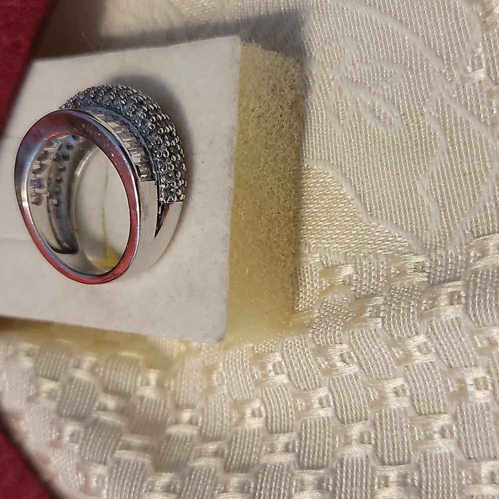 Unique Ring - image 5